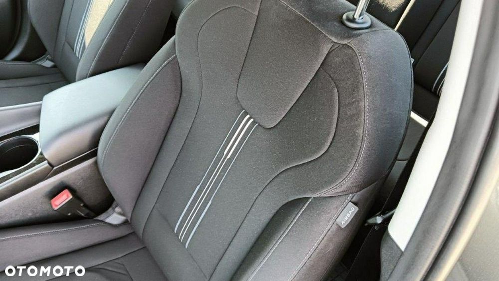 Hyundai Elantra - 19