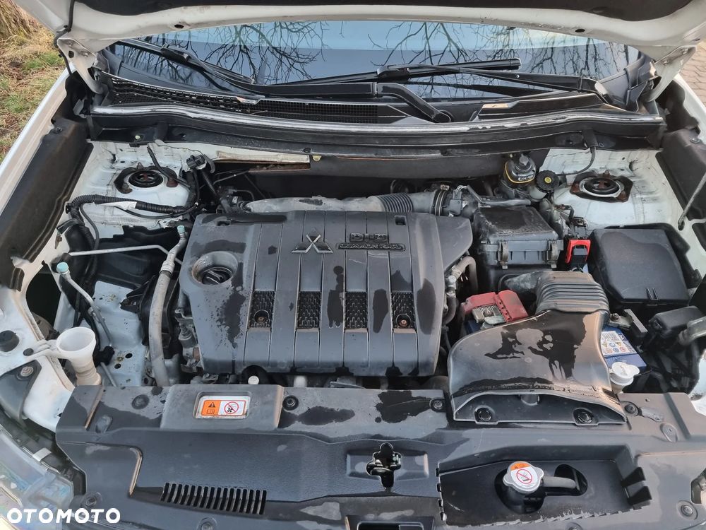 Mitsubishi Outlander 2.2 DID Intense + 4WD - 32