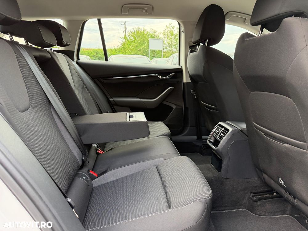 Skoda Octavia 2.0 TDI DSG Edition Plus - 9