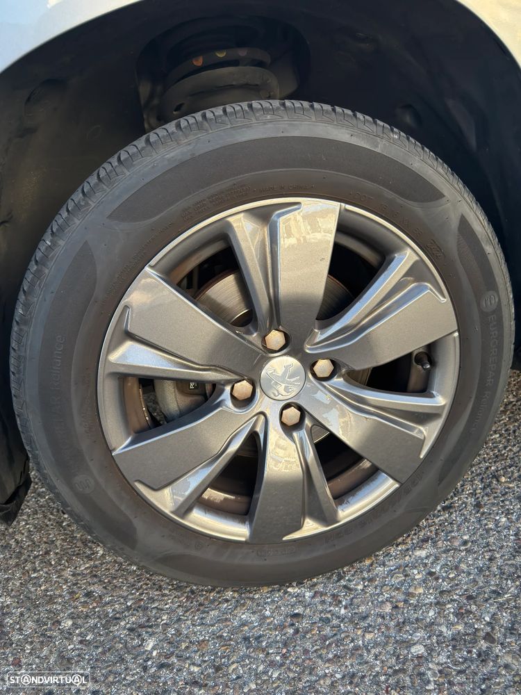 Peugeot 2008 - 15