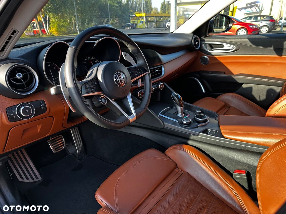 Alfa Romeo Giulia - 9