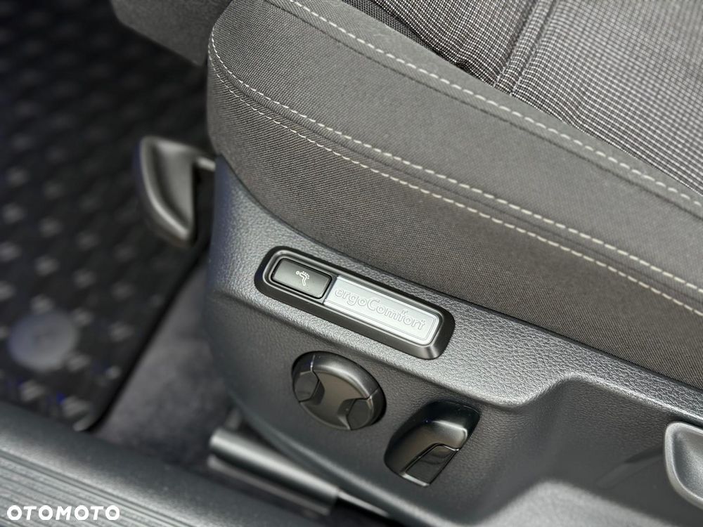 Volkswagen Passat - 9