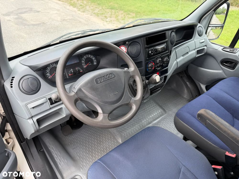 Iveco 50C15 * 3.0 / 150KM * Rama / Skrzyniowe * Koła bliźniacze * Rozstaw osi: 3.75m * - 26