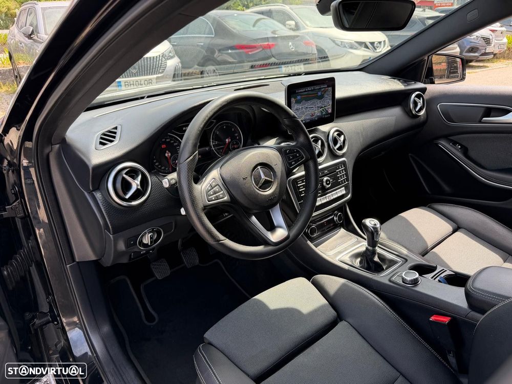 Mercedes-Benz A 180 d AMG Line - 9