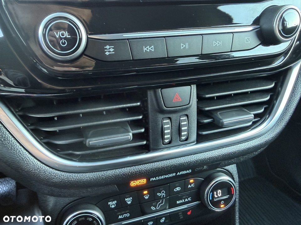 Ford Fiesta 1.1 S&S TITANIUM - 27