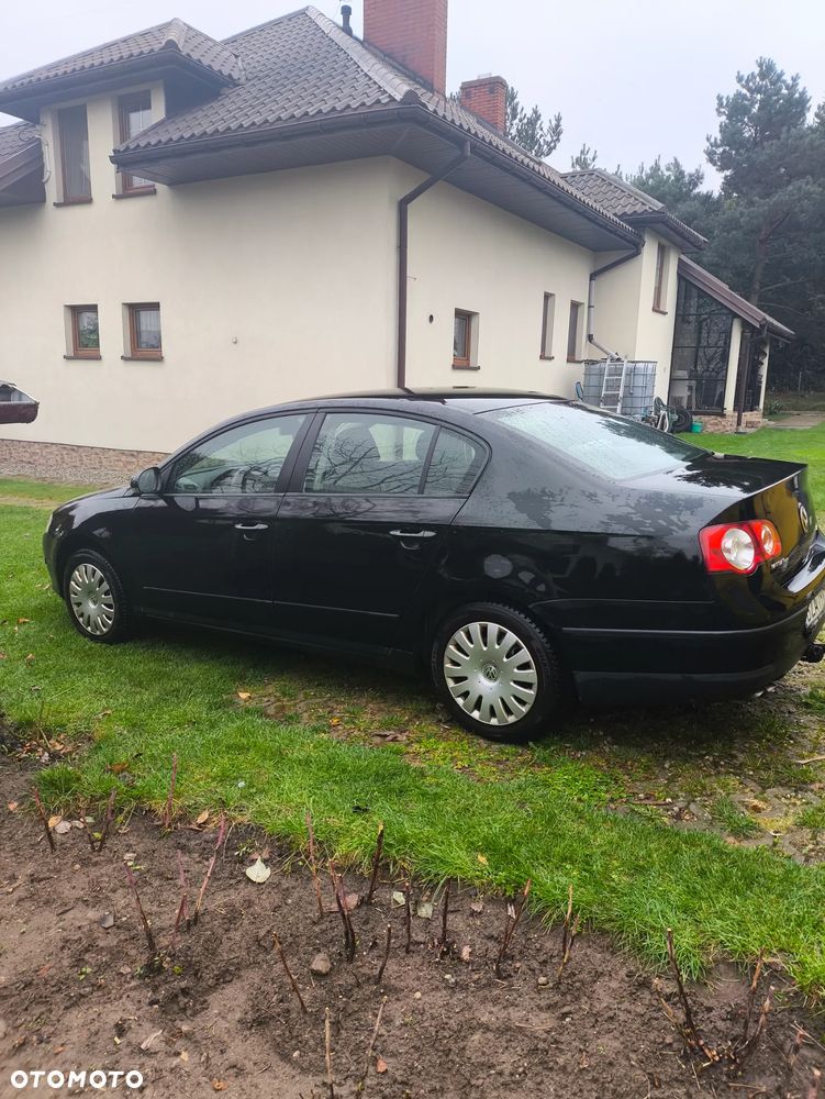 Volkswagen Passat 2.0 TDI Comfortline - 8