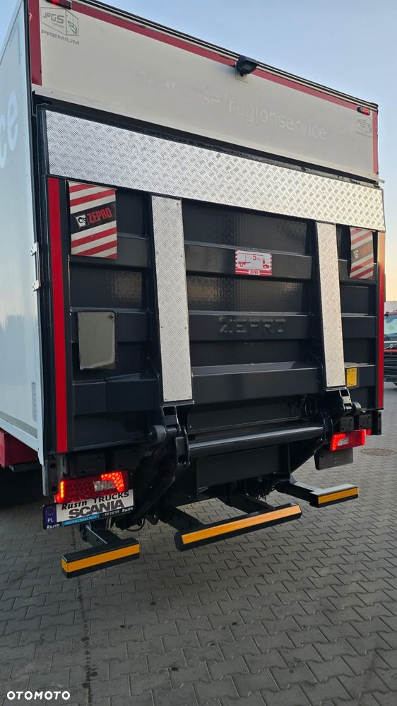 Scania P320 Euro 6 21 palet kontener super stan niski przebieg! kurierka rama do zabudowy laweta - 9