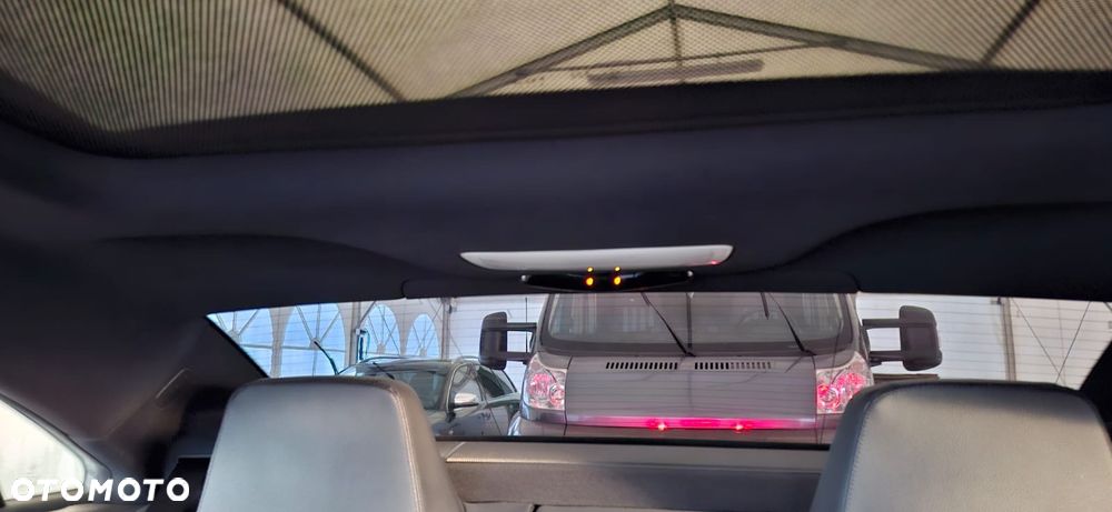Mercedes-Benz Klasa E 250 CGI Coupe BlueEFFICIENCY Automatik Avantgarde - 12