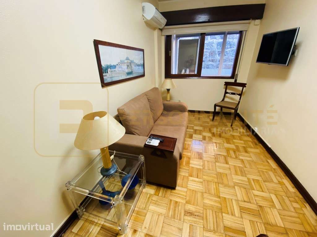 Apartamento T2 MOBILADO - com terraço - Grande imagem: 2/22