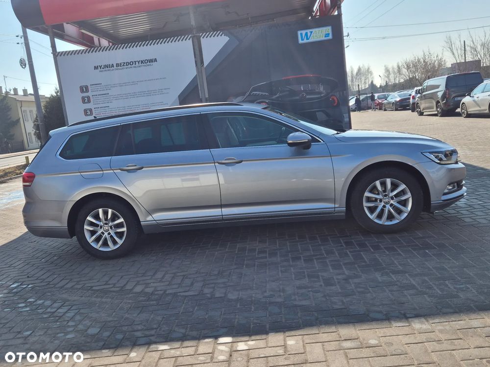 Volkswagen Passat - 13