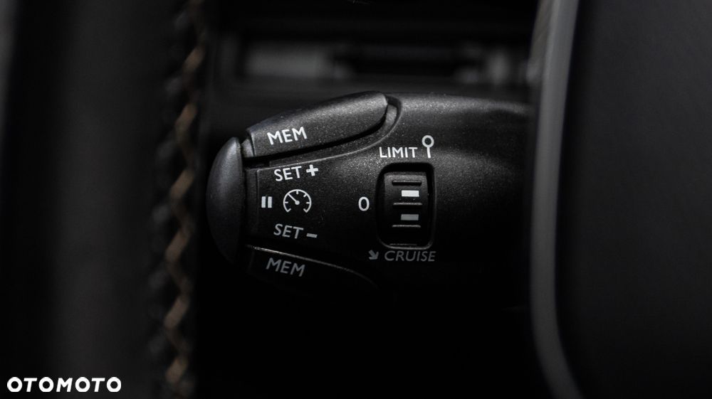 Peugeot 5008 1.6 PureTech GT Line S&S EAT8 - 32