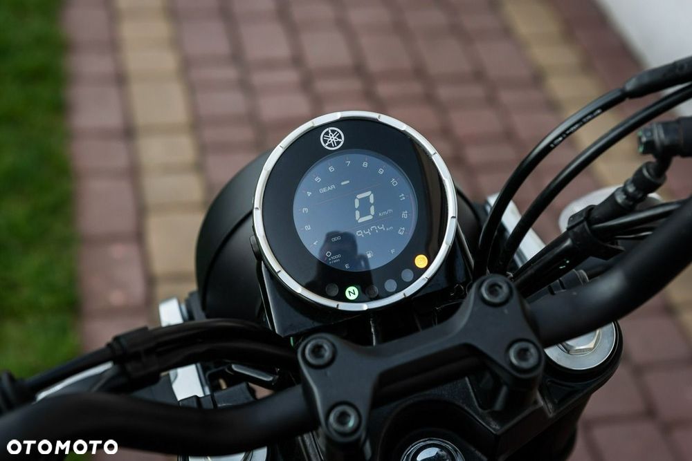 Yamaha XSR - 8
