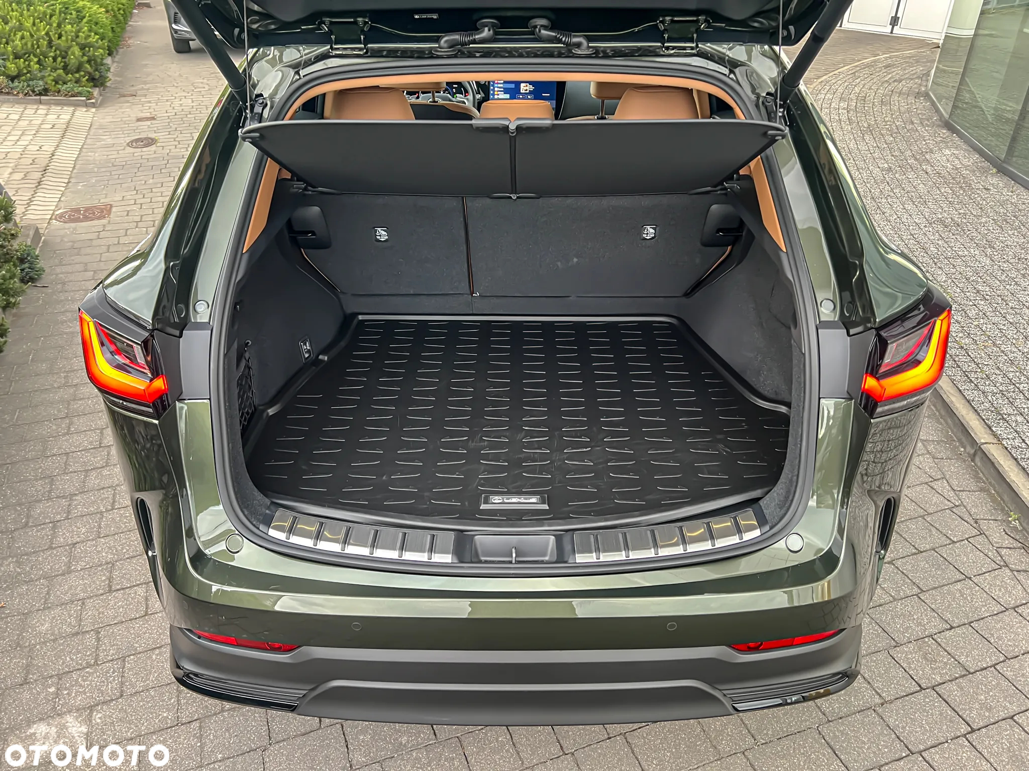 Lexus NX 450h+ Omotenashi AWD - 12