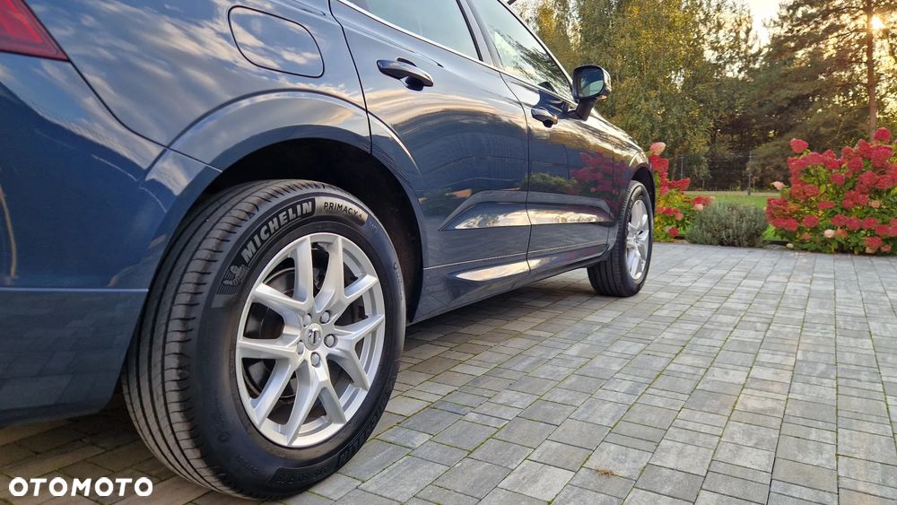 Volvo XC 60 D4 Momentum Pro - 10