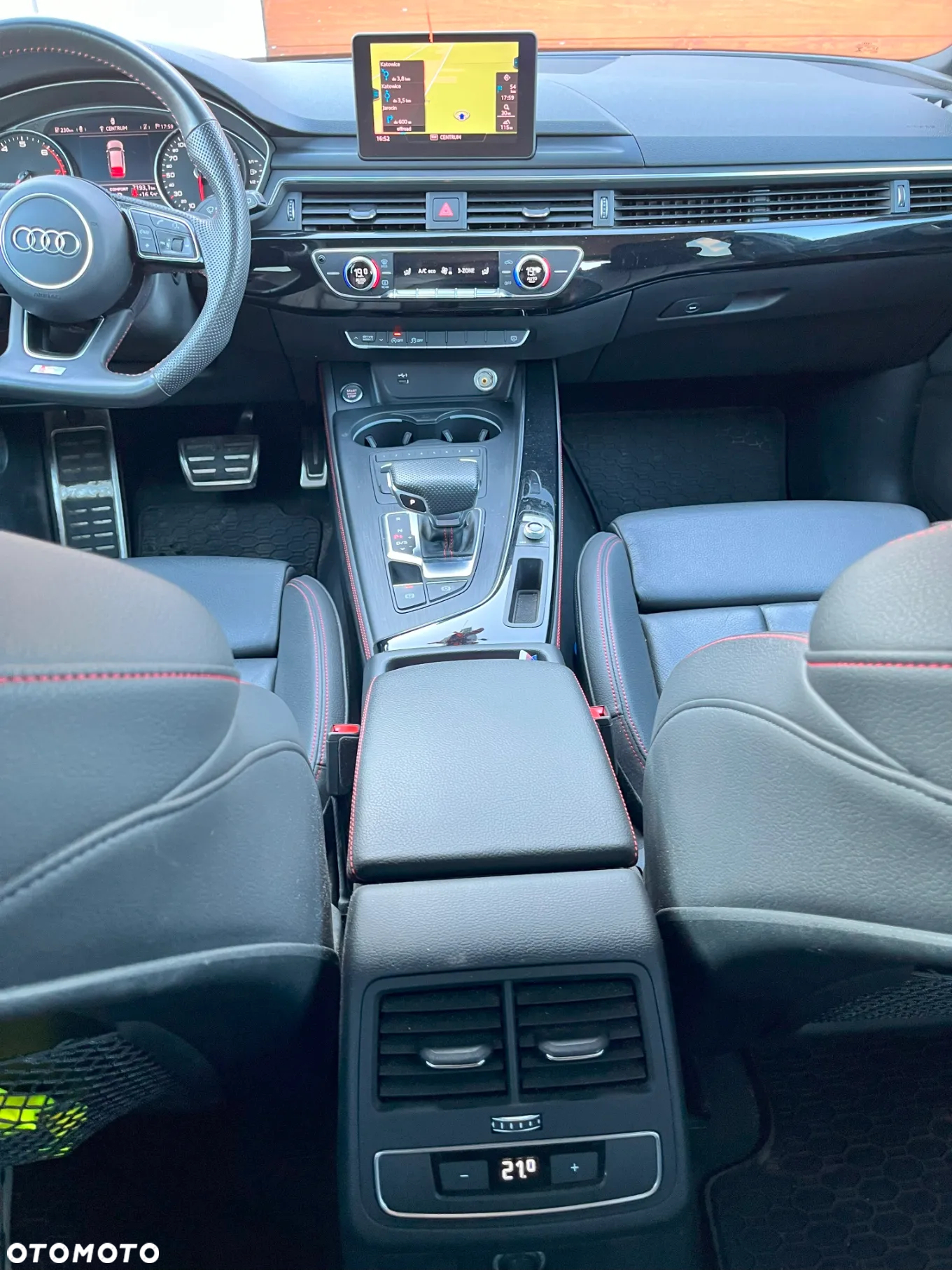 Audi A4 Avant 40 TFSI S tronic - 12