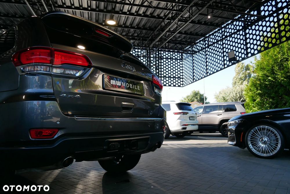 Jeep Grand Cherokee - 33