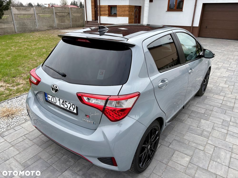 Toyota Yaris Hybrid 100 GR Sport - 8