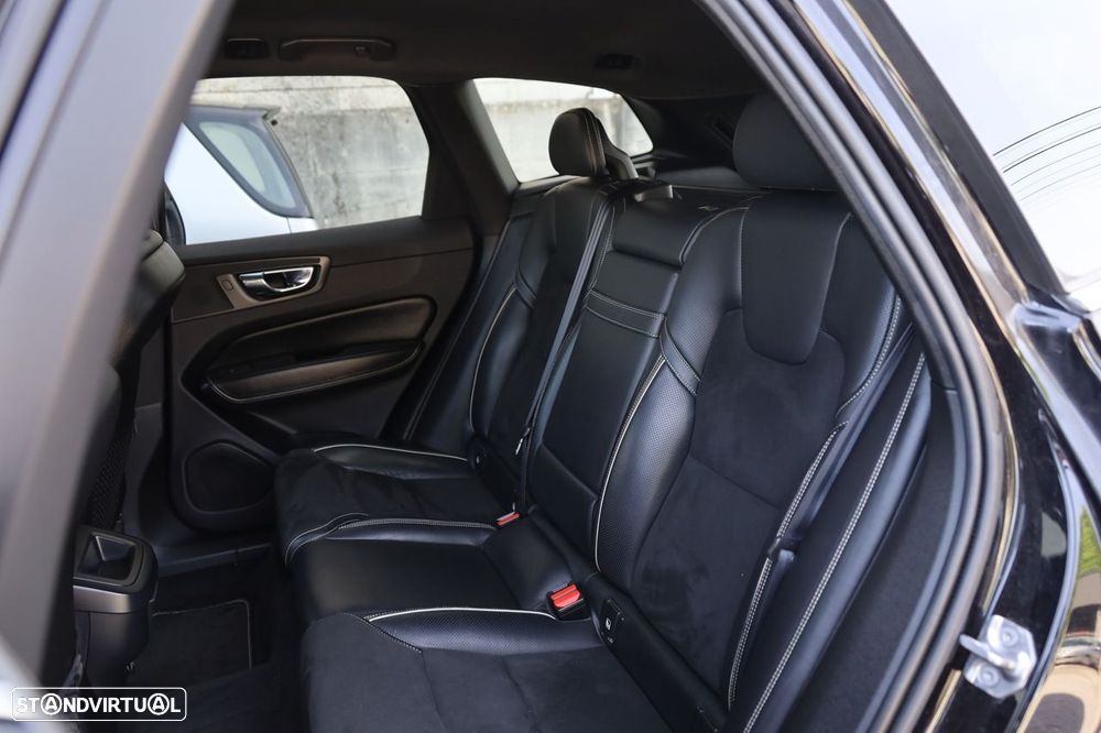 Volvo XC 60 2.0 D4 R-Design AWD Geartronic - 11