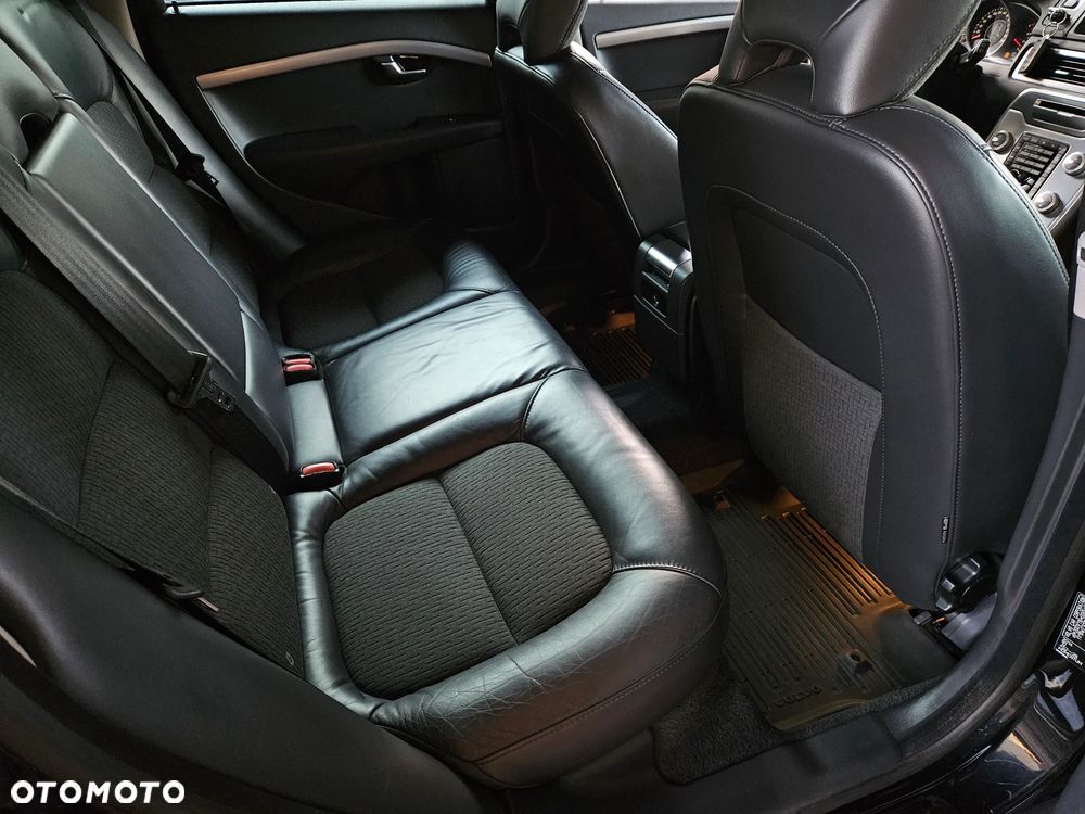 Volvo V70 D4 Geartronic Momentum - 25