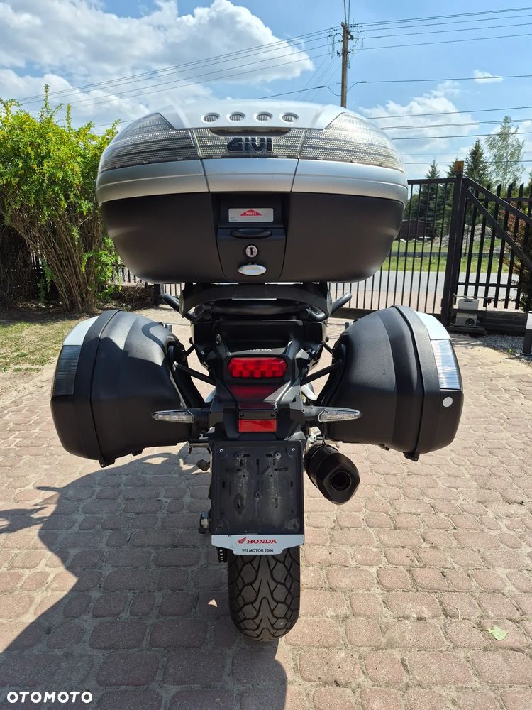 Honda VFR - 21