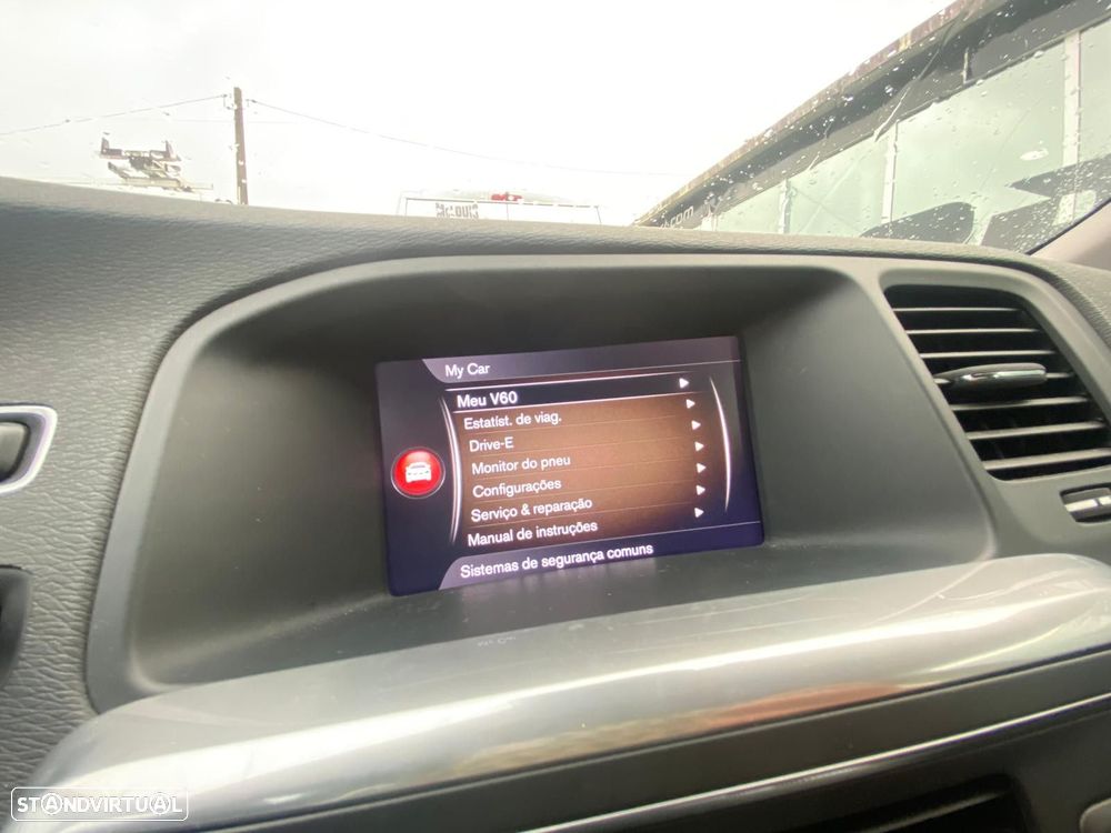 Volvo V60 Cross Country 2.0 D4 Momentum Geartronic - 18