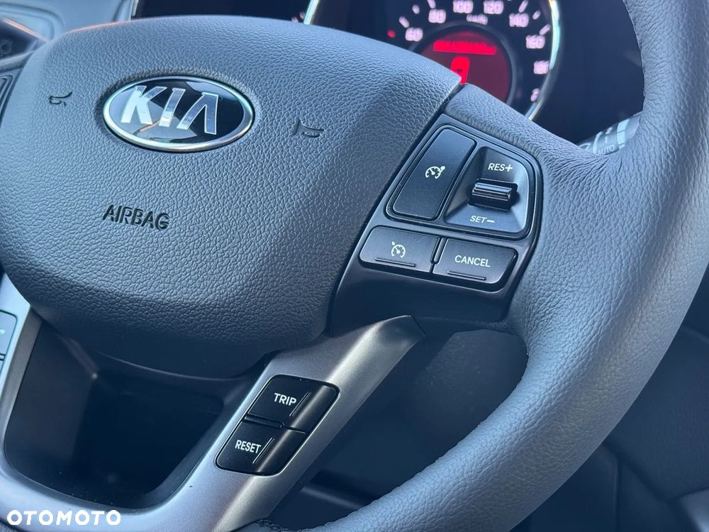 Kia Rio - 38