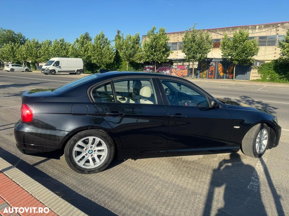 BMW Seria 3 318i Aut. - 8