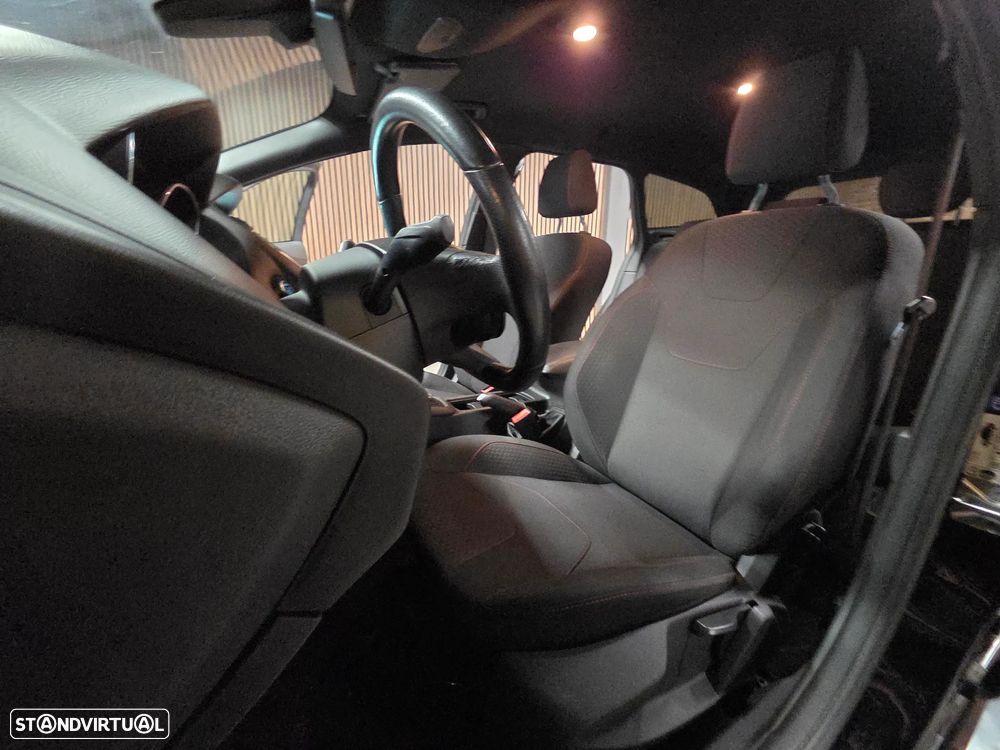 Ford Focus SW 1.5 TDCi ST-Line - 19