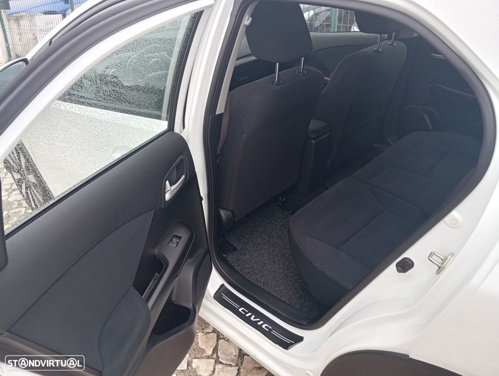 Honda Civic 1.4 i-VTEC Sport - 14