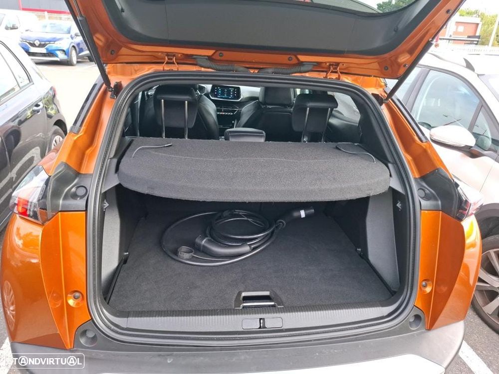 Peugeot e-2008 50 kWh GT - 12