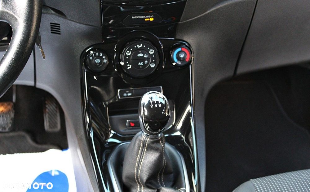 Ford Fiesta - 22