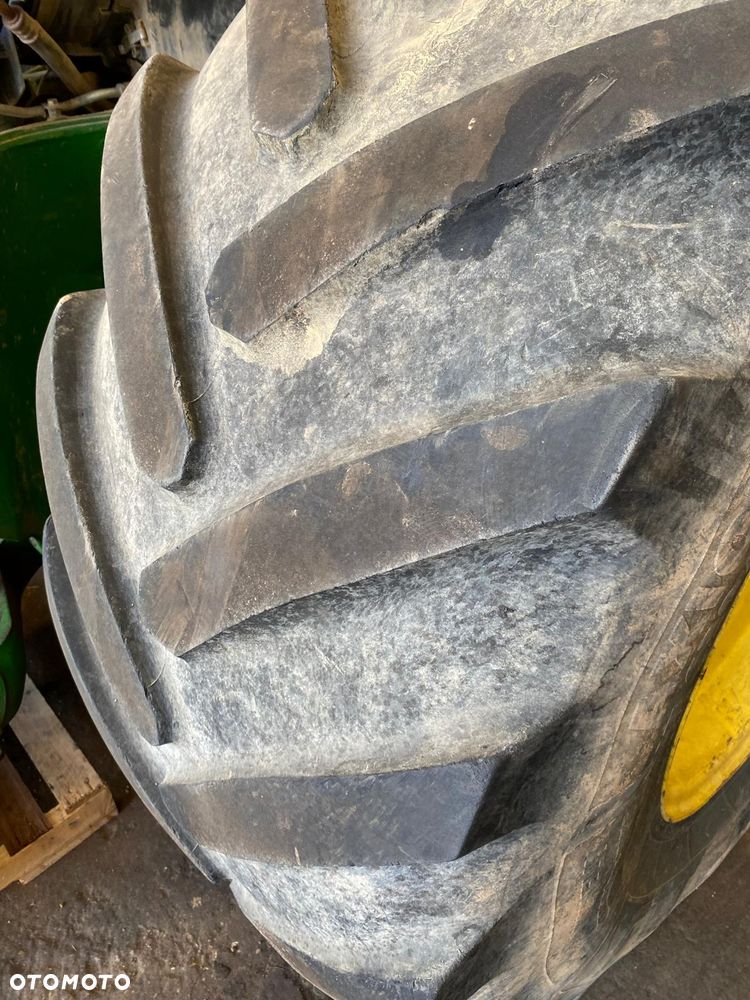 Felgi przednie 21x30 John Deere 7280R - 4