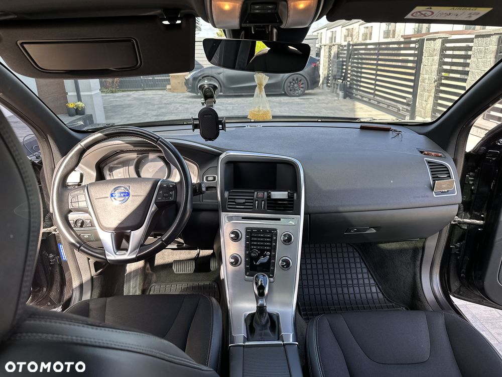Volvo XC 60 D4 Drive-E Momentum - 3
