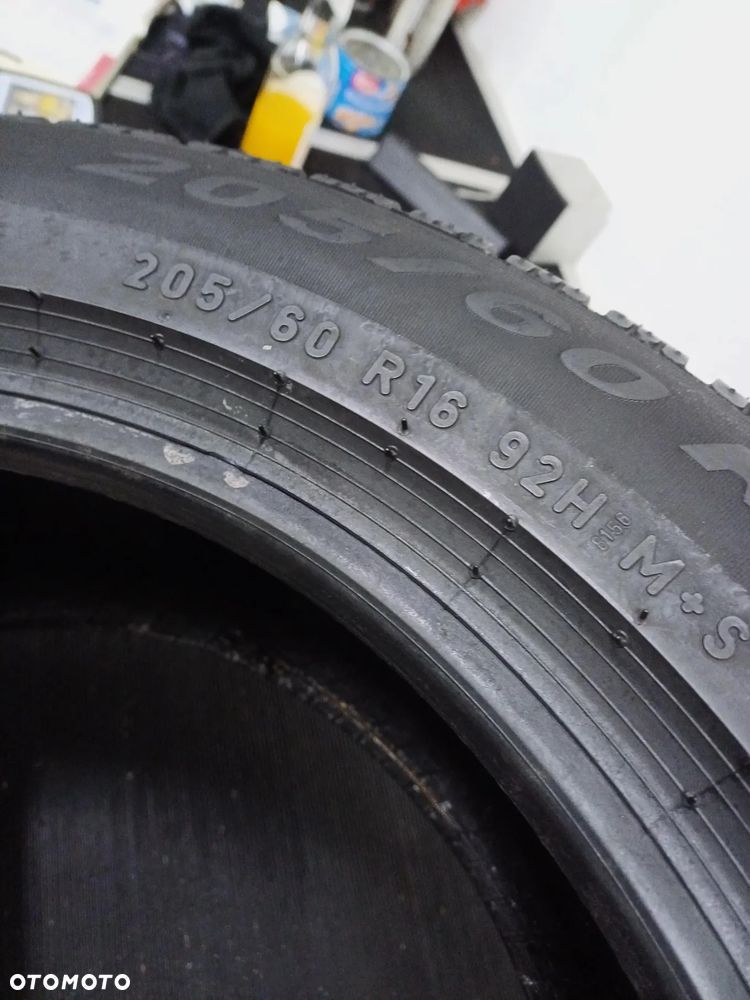 Pirelli Winter 210 SottoZero Serie II 205/60R16 6.5 opona pojedyncza 52875 - 6