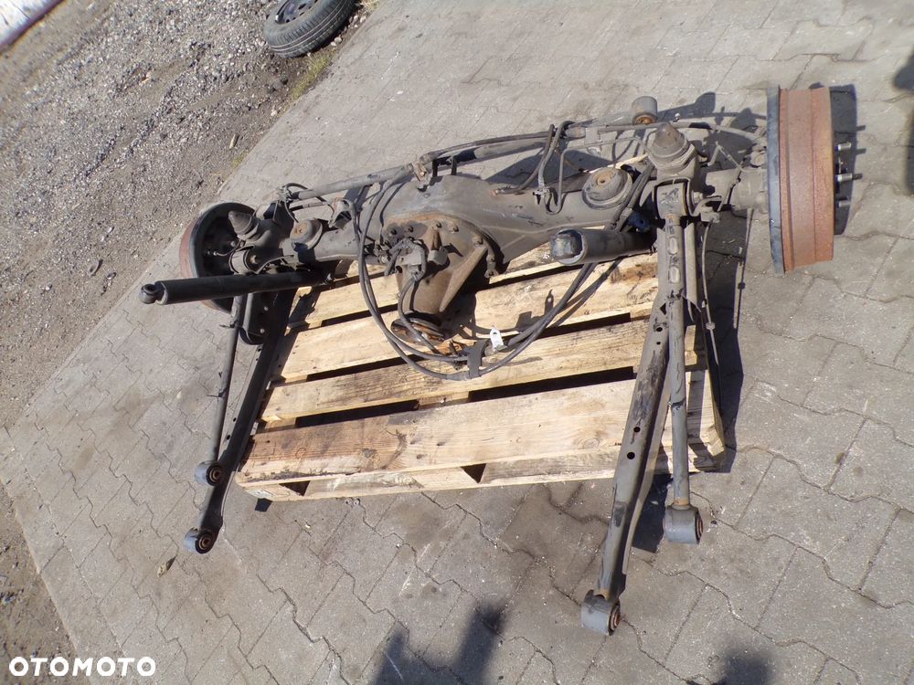 BELKA OŚ ZAWIESZENIA TYŁ NISSAN NAVARA D23 - 4