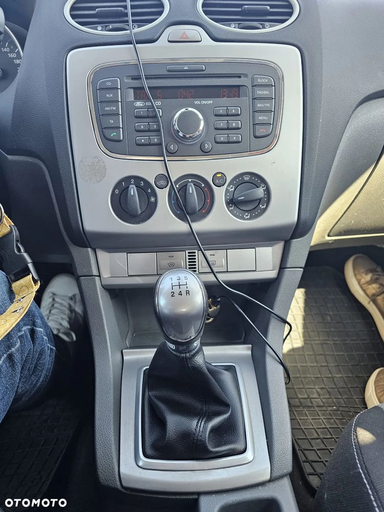 Ford Focus 1.8 FF Trend - 8