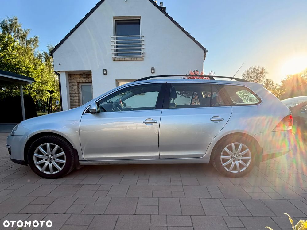 Volkswagen Golf - 6
