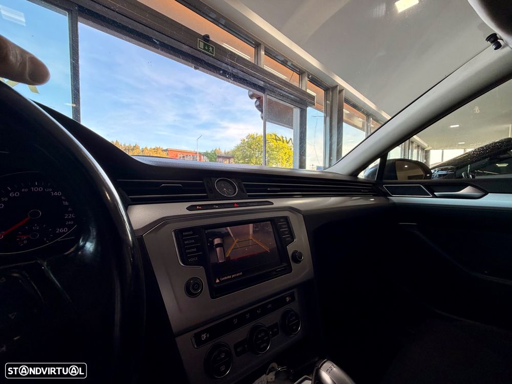 VW Passat Variant 1.6 TDI (BlueMotion ) DSG Comfortline - 21