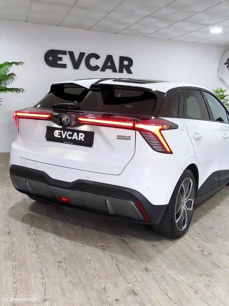 MG MG4 64 kWh Luxury - 9