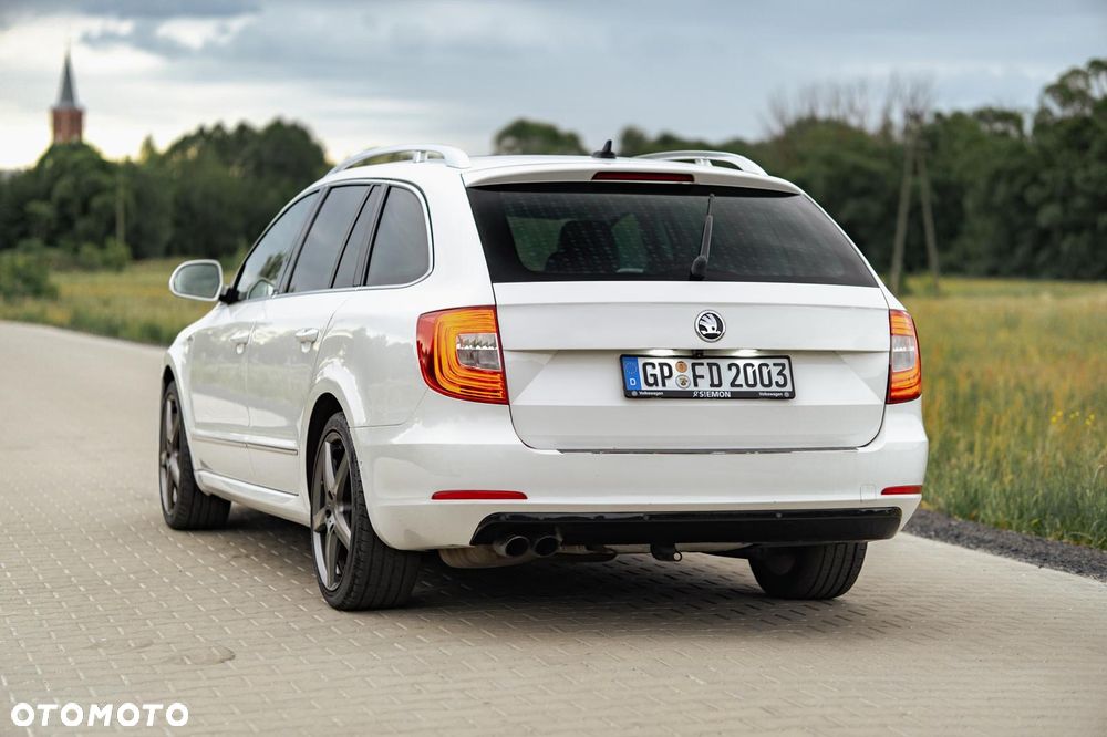 Skoda Superb 2.0 TDI L&K DSG - 13