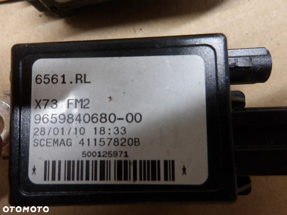 CITROEN C5 III SEDAN WZMACNIACZ ANTENY 9662924880 - 5