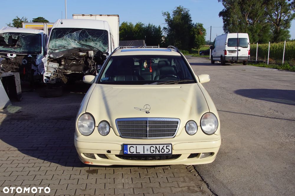 Auto na części - Mercedes E-Klasa W210 Lift 220 CDI 2.2 CDI 143 KM 611961 722699 623 1999R Silnik Skrzynia Maska Klapa Drzwi Szyba Lusterko Klamka Błotnik Deska Kokpit Sterownik Moduł Licznik - 9