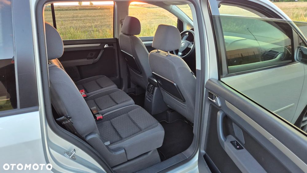 Volkswagen Touran 2.0 TDI Highline - 30
