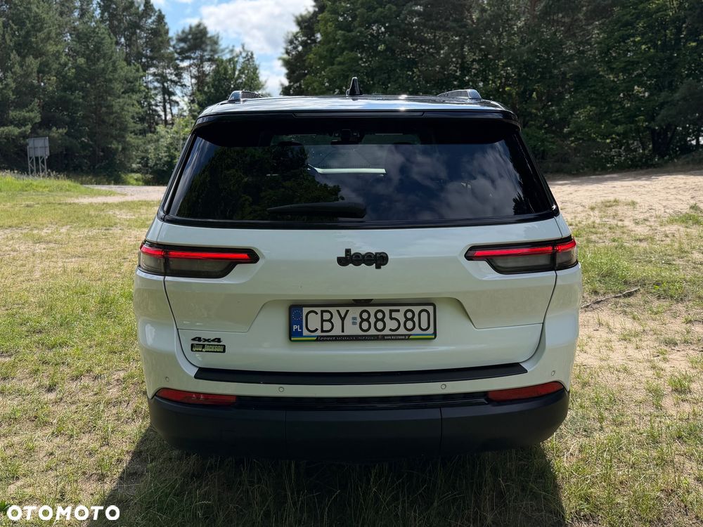 Jeep Grand Cherokee - 16