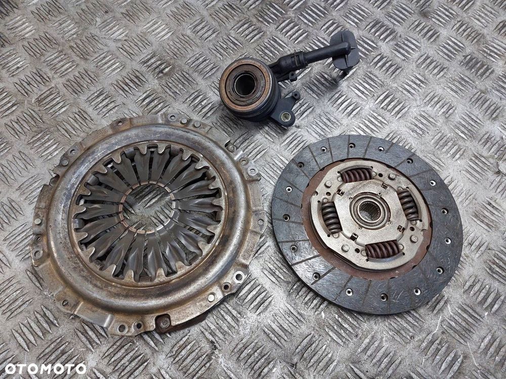 SPRZĘGŁO TARCZA + DOCISK + ŁOŻYSKO OPOROWE NISSAN MICRA K12 1.5 DCI - 1