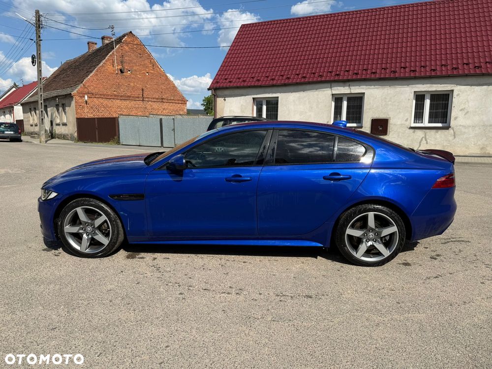 Jaguar XE 2.0 D AWD R-Sport - 11