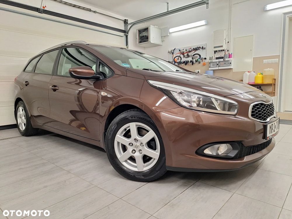 Kia Ceed 1.6 GDI Fifa World Cup Edition - 2