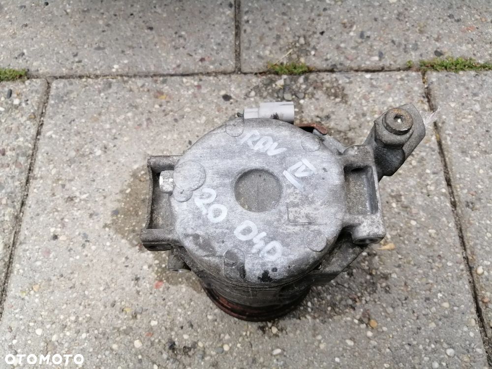 Toyota Rav 4 II 2.0 D4D kompresor klimatyzacji Denso 44720-4303  247300-2700 - 7