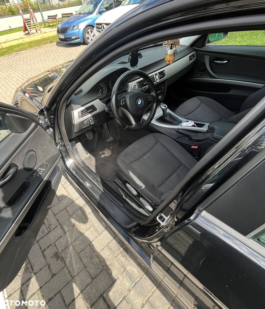BMW Seria 3 318i - 10