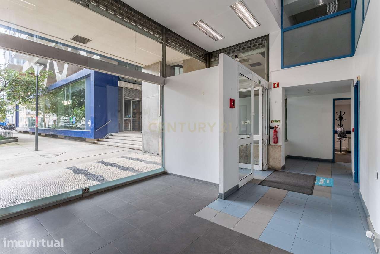 Espaço comercial versátil junto ao Saldanha / Arco do Cego, Lisboa - Grande imagem: 5/41